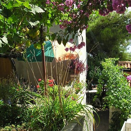 Apartments By The Sea Pisak, Omis - 2802 מראה חיצוני תמונה