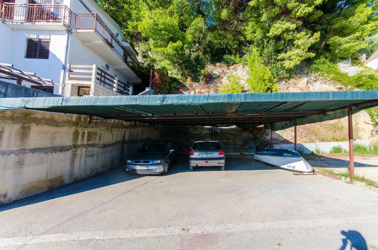 Apartments By The Sea Pisak, Omis - 2802 מראה חיצוני תמונה