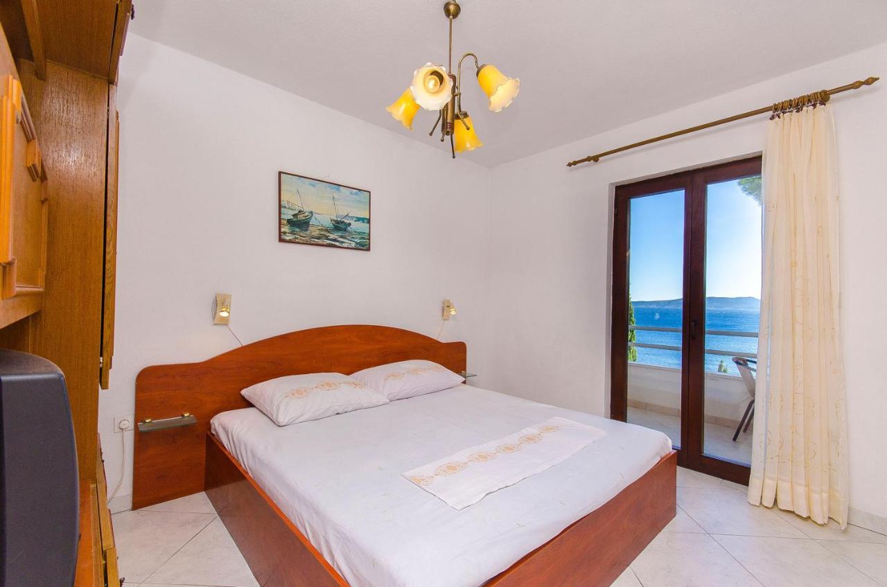 Apartments By The Sea Pisak, Omis - 2802 מראה חיצוני תמונה