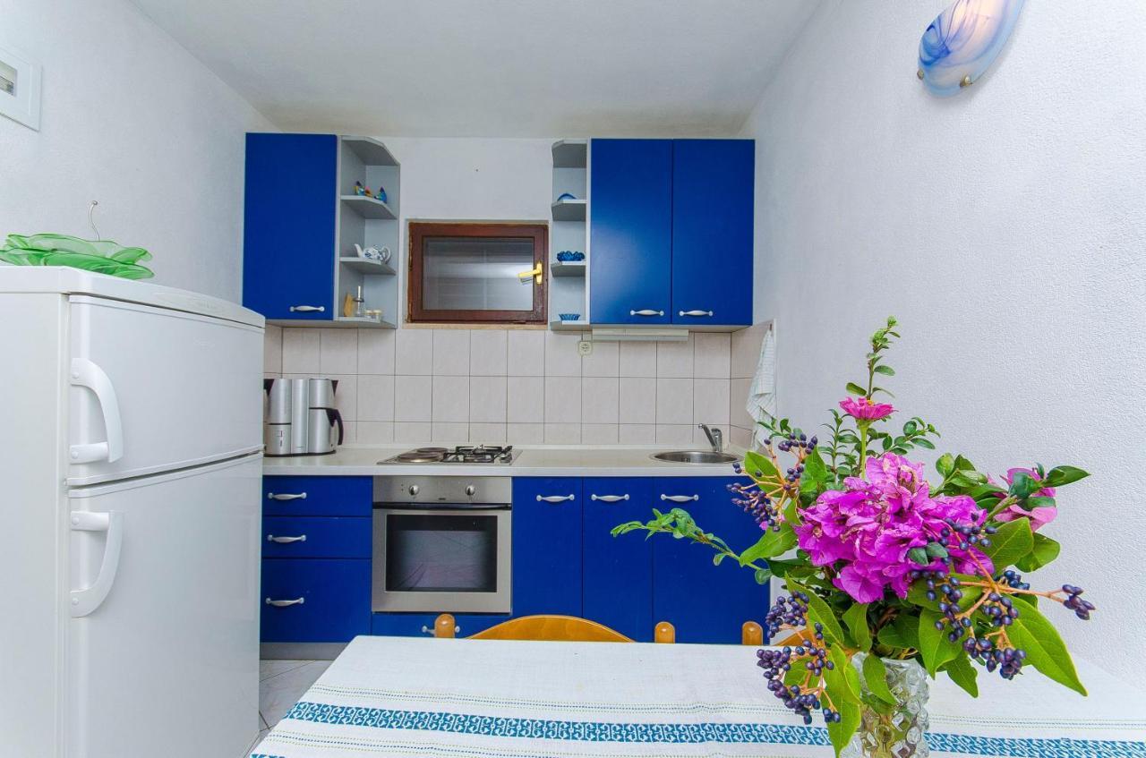 Apartments By The Sea Pisak, Omis - 2802 מראה חיצוני תמונה