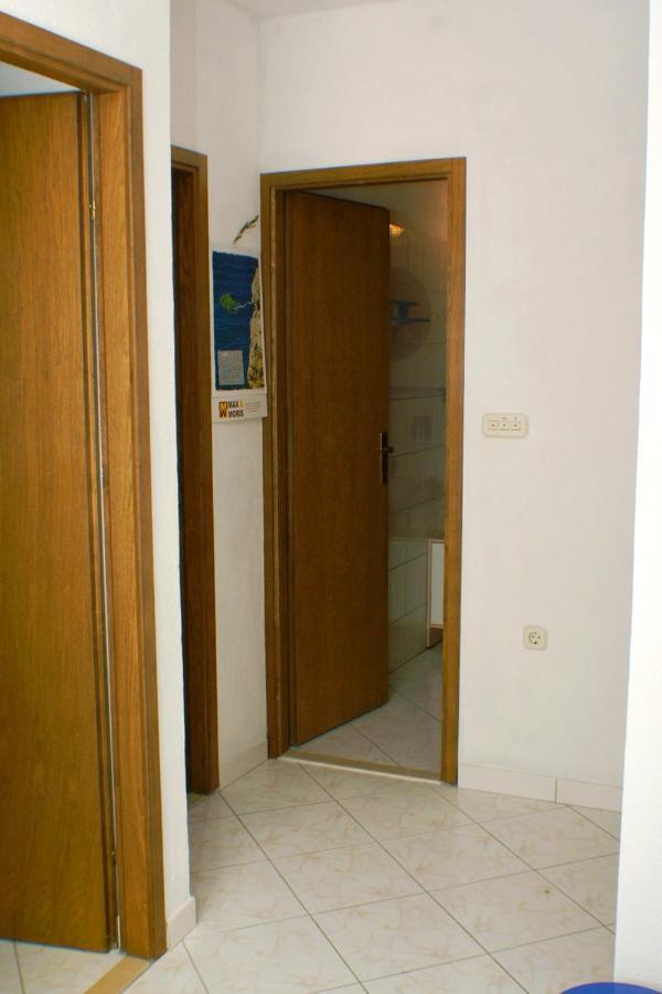 Apartments By The Sea Pisak, Omis - 2802 מראה חיצוני תמונה