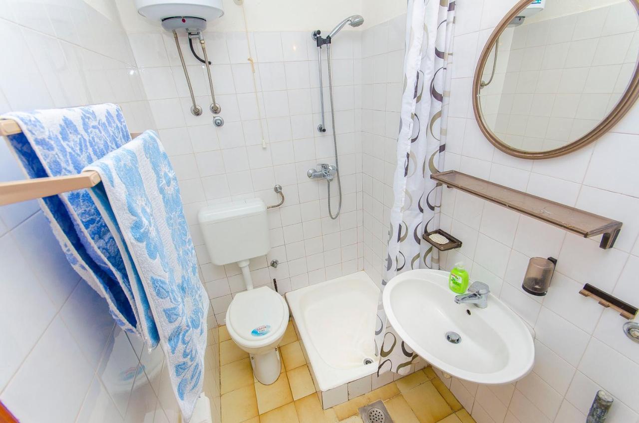 Apartments By The Sea Pisak, Omis - 2802 מראה חיצוני תמונה
